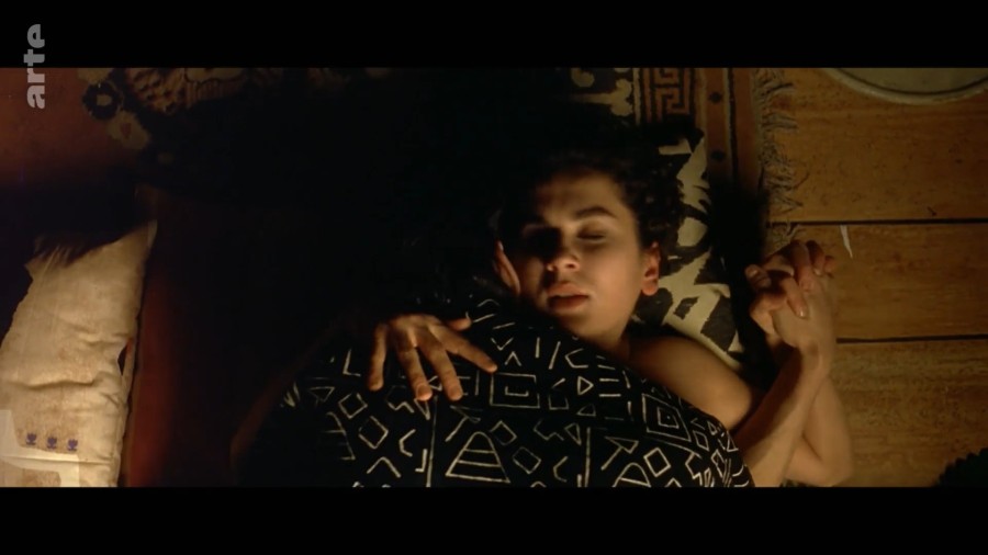 Floriane-Daniel_Marie-Lou-Sellem_-_Winter-Sleepers-1997-1080p-Web-NCS-0013.jpg