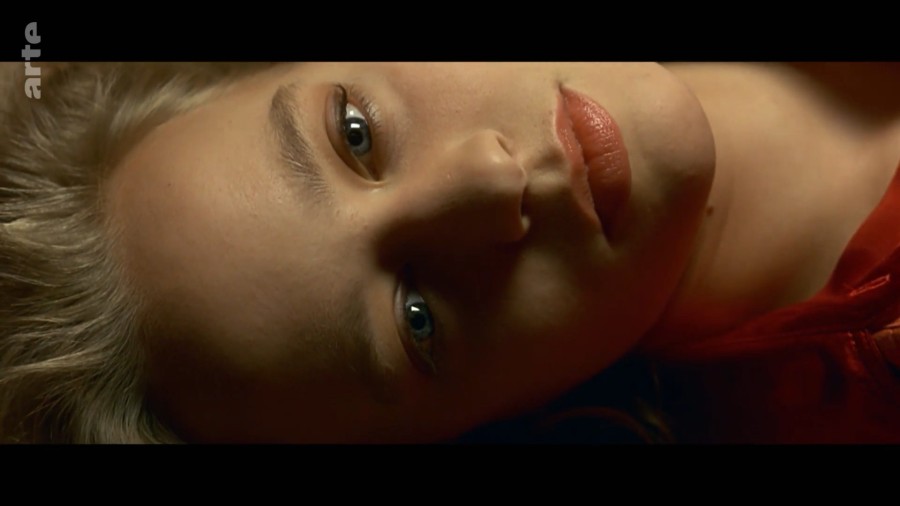 Floriane-Daniel_Marie-Lou-Sellem_-_Winter-Sleepers-1997-1080p-Web-NCS-0015.jpg