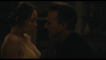 Olivia-Wilde_Penelope-Cruz_-_The-Invite-2026-1080p-Web-NCS-010