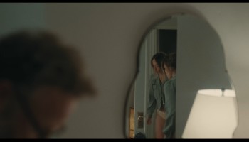 Olivia-Wilde_Penelope-Cruz_-_The-Invite-2026-1080p-Web-NCS-03