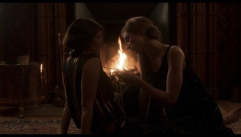 Elizabeth-Debicki_Gemma-Arterton_-_Vita-and-Virginia-2018-1080p-Blu-ray-Remux_NCS-04