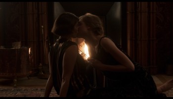 Elizabeth-Debicki_Gemma-Arterton_-_Vita-and-Virginia-2018-1080p-Blu-ray-Remux_NCS-05