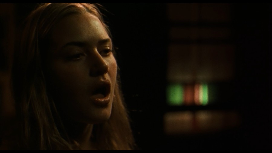 Sophie Lee Kate Winslet Elena Knox Holy Smoke 1999 1080p Blu ray Remux NCS 024