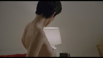 Elizabeth-Bourgine_Emmanuelle-Seigner_-_Cours-Prive-1986-2160p-Web-NCS-02