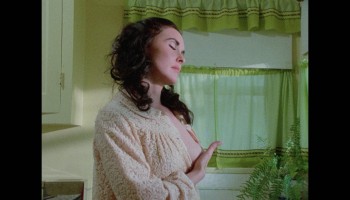 Dee-Dee-Levitt_Maria-Arnold_Uschi-Digard_Candy-Samples_others_-_Fantasm-1976-1080p-Blu-ray-Remux-NCS-016
