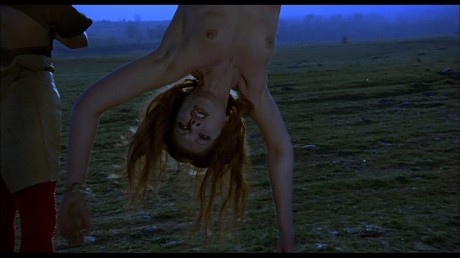Helga Line Betsabe Ruiz Emma Cohen Maria Jose Cantudo Cristina Suriani Horror Rises from the Tomb 19