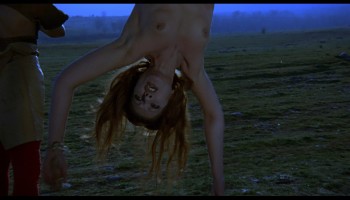 Helga-Line_Betsabe-Ruiz_Emma-Cohen_Maria-Jose-Cantudo_Cristina-Suriani_-_Horror-Rises-from-the-Tomb-1973-1080p-Blu-ray-Remux-NCS-01
