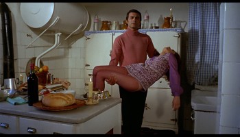 Helga-Line_Betsabe-Ruiz_Emma-Cohen_Maria-Jose-Cantudo_Cristina-Suriani_-_Horror-Rises-from-the-Tomb-1973-1080p-Blu-ray-Remux-NCS-012