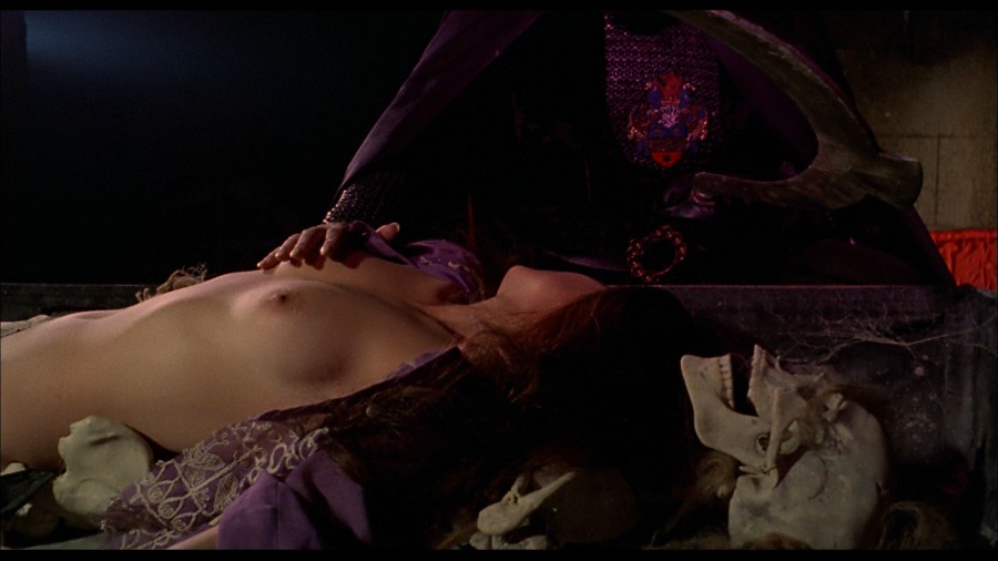 Helga Line Betsabe Ruiz Emma Cohen Maria Jose Cantudo Cristina Suriani Horror Rises from the Tomb 19