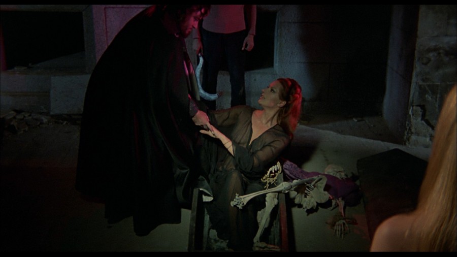 Helga Line Betsabe Ruiz Emma Cohen Maria Jose Cantudo Cristina Suriani Horror Rises from the Tomb 19