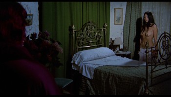 Helga-Line_Betsabe-Ruiz_Emma-Cohen_Maria-Jose-Cantudo_Cristina-Suriani_-_Horror-Rises-from-the-Tomb-1973-1080p-Blu-ray-Remux-NCS-019