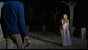Helga-Line_Betsabe-Ruiz_Emma-Cohen_Maria-Jose-Cantudo_Cristina-Suriani_-_Horror-Rises-from-the-Tomb-1973-1080p-Blu-ray-Remux-NCS-024