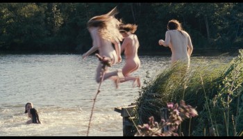 Hafsia-Herzi_Celine-Sallette_Adele-Haenel_Alice-Barnole_Iliana-Zabeth_-_House-of-Tolerance-2011-1080p-Blu-ray-Remux-NCS-024