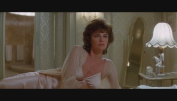 Marilu.Tolo-Jacqueline.Bisset-others_-_The.Greek.Tycoon.1978.1080p.Blu-ray.Remux.NCS.012