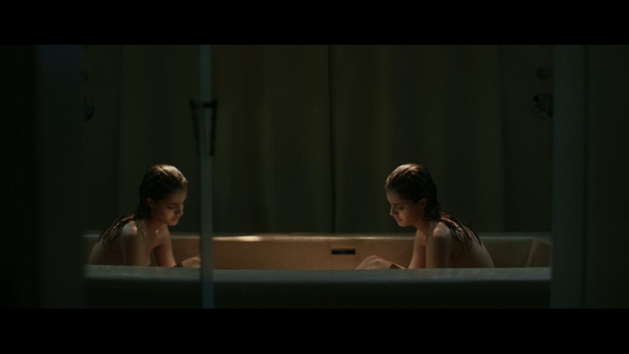 Benedetta-Porcaroli_-_Tutte-le-mie-notti-2018-1080p-Web-NCS-07.jpg