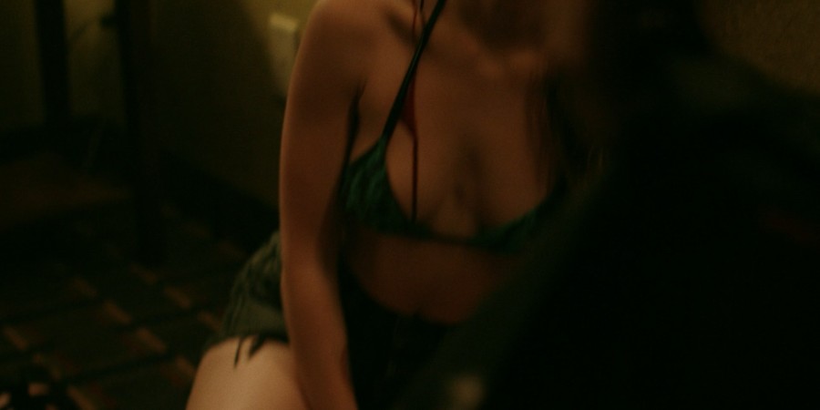 Kiernan-Shipka_-_Idiots-2026-1080p-Web-NCS-015.jpg