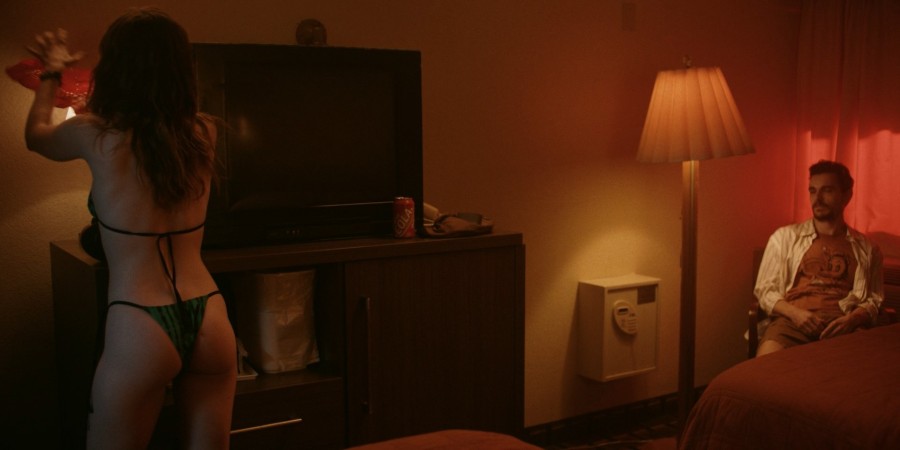 Kiernan-Shipka_-_Idiots-2026-1080p-Web-NCS-04.jpg