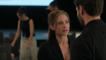 Lili-Reinhart_-_The-Love-Hypothesis-2026-1080p-Web-NCS-01