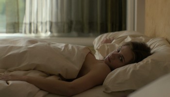 Lili-Reinhart_-_The-Love-Hypothesis-2026-1080p-Web-NCS-022