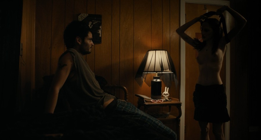 Devon-Ross_Billie-Lourd_Alyssa-Villa_-_The-Deputy-2026-1080p-Web-NCS-02.jpg