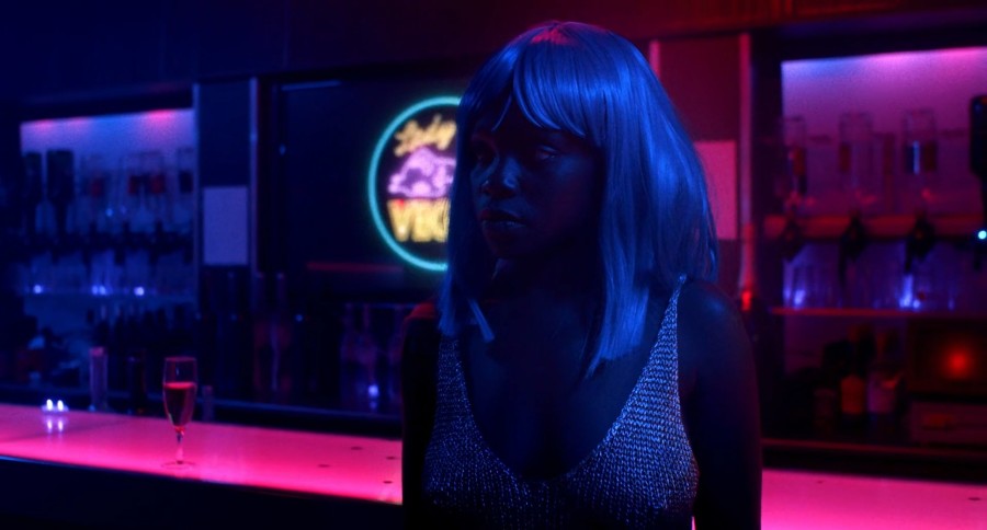 Tracy-Gotoas_others_-_Du-crepitement-sous-les-neons-2022-1080p-Web-NCS-08.jpg