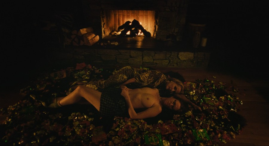 Amanda-Fix_Hannah-Einbinder_Gillian-Anderson_Brigette-Lundy-paine_-_Teenage-Sex-and-Death-at-Camp-Miasma-2026-2160p-WEB-NCS-011.jpg