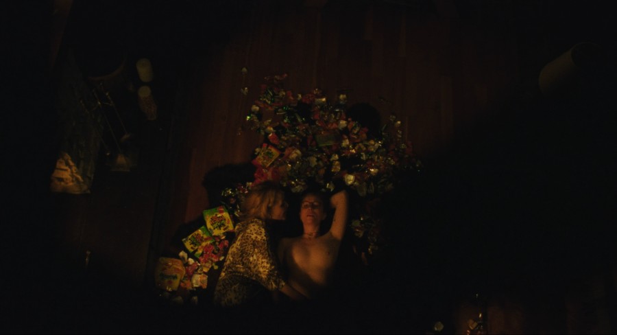 Amanda-Fix_Hannah-Einbinder_Gillian-Anderson_Brigette-Lundy-paine_-_Teenage-Sex-and-Death-at-Camp-Miasma-2026-2160p-WEB-NCS-014.jpg