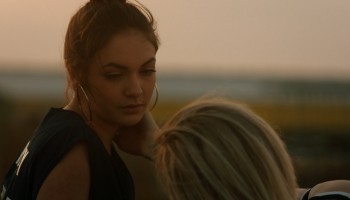 Emma-Drogunova_Sarah-Mahita_-_Bonnie-und-Bonnie-2019-1080p-Web-NCS-01