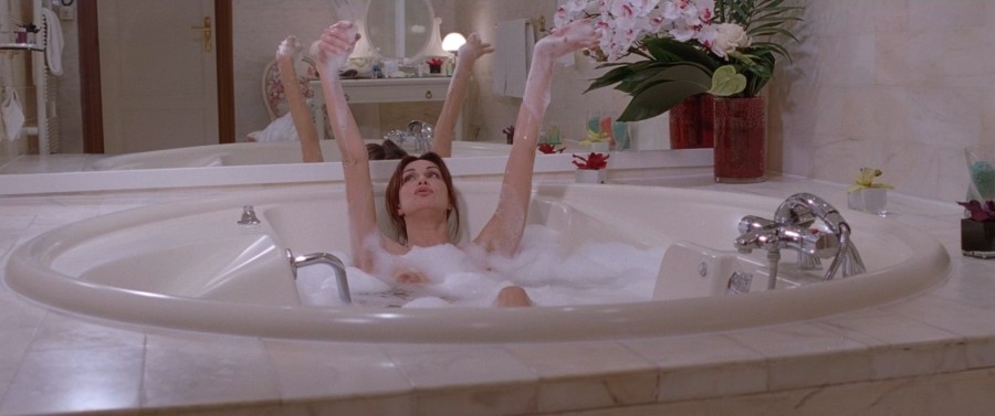 Helena-Noguerra_-_Hotel-Normandy-2013-1080p-Blu-ray-NCS-02.jpg