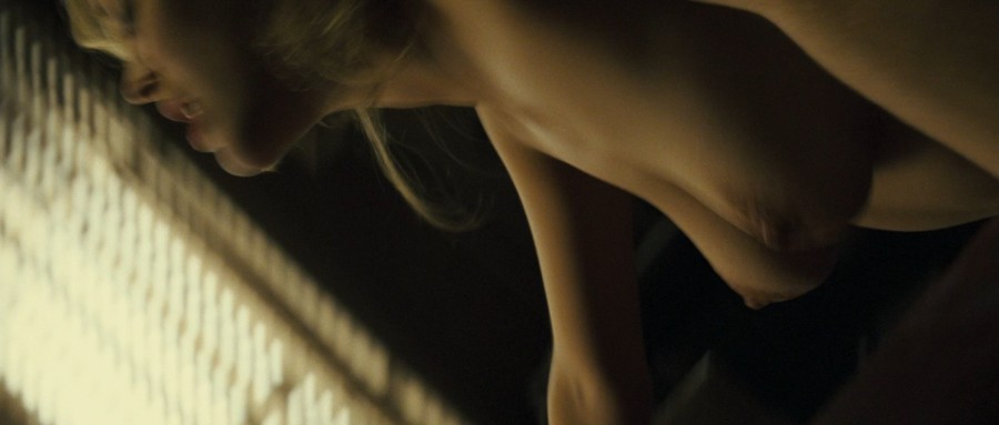 Helena-Noguerra_Marion-Cotillard_-_La-Boite-noire_aka_The-Black-Box-2005-1080p-Blu-ray-NCS-015.jpg
