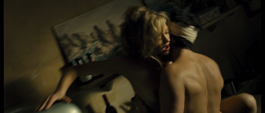 Helena-Noguerra_Marion-Cotillard_-_La-Boite-noire_aka_The-Black-Box-2005-1080p-Blu-ray-NCS-016.jpg