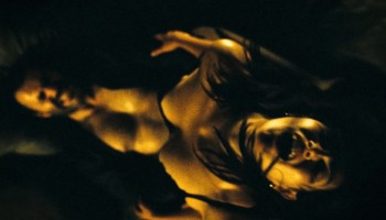Helena-Noguerra_Marion-Cotillard_-_La-Boite-noire_aka_The-Black-Box-2005-1080p-Blu-ray-NCS-06
