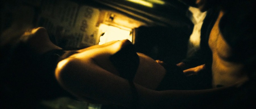 Helena-Noguerra_Marion-Cotillard_-_La-Boite-noire_aka_The-Black-Box-2005-1080p-Blu-ray-NCS-09.jpg