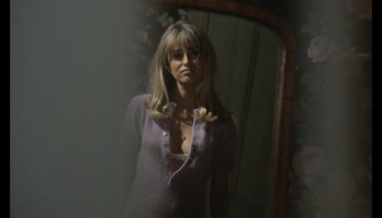 Susan-George_Honor-Blackman_-_Fright-1971-1080p-Blu-ray-Remux-NCS-011