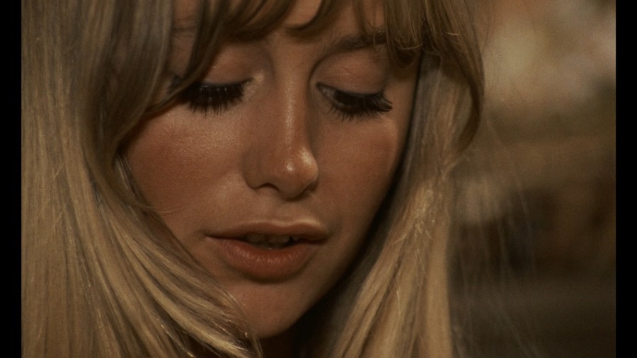 Susan-George_Honor-Blackman_-_Fright-1971-1080p-Blu-ray-Remux-NCS-03.jpg