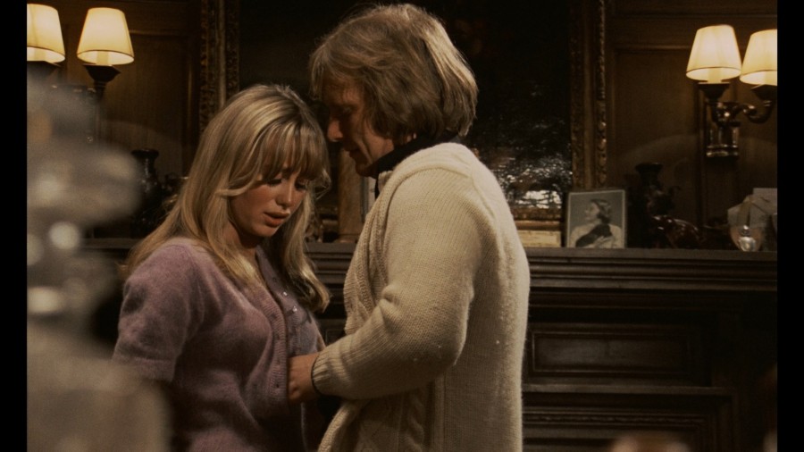 Susan-George_Honor-Blackman_-_Fright-1971-1080p-Blu-ray-Remux-NCS-05.jpg
