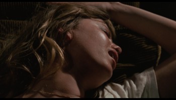 Susan-George_Sally-Thomsett_-_Straw-Dogs-1971-Remastered-Blu-ray-1080p-Remux-NCS-022