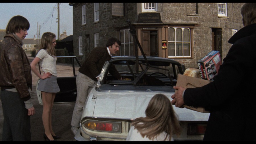 Susan George Sally Thomsett Straw Dogs 1971 Remastered Blu ray 1080p Remux NCS 03