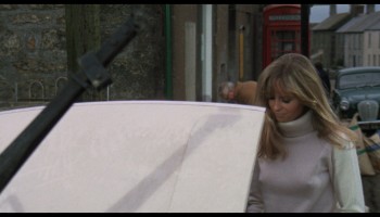Susan-George_Sally-Thomsett_-_Straw-Dogs-1971-Remastered-Blu-ray-1080p-Remux-NCS-04