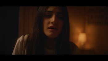 Sandra-Escacena_-_La-casa-en-el-arbol-aka-The-Treehouse-2025-1080p-BDrip-NCS-015