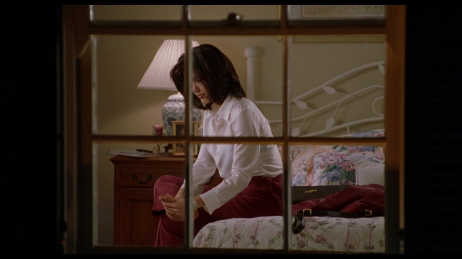 Laura-Harring_-_Little-Nicky-2000-1080p-Blu-ray-Remux-NCS-02.jpg