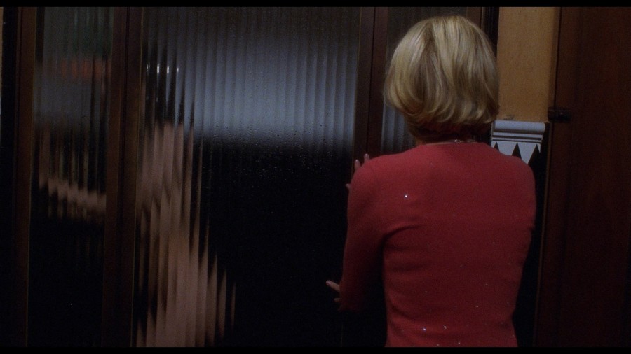 Laura-Harring_Naomi-Watts_Rena-Riffel_others_-_Mulholland-Dr-2001-Digitally-Restored-Blu-ray-1080p-Remux-NCS-01.jpg