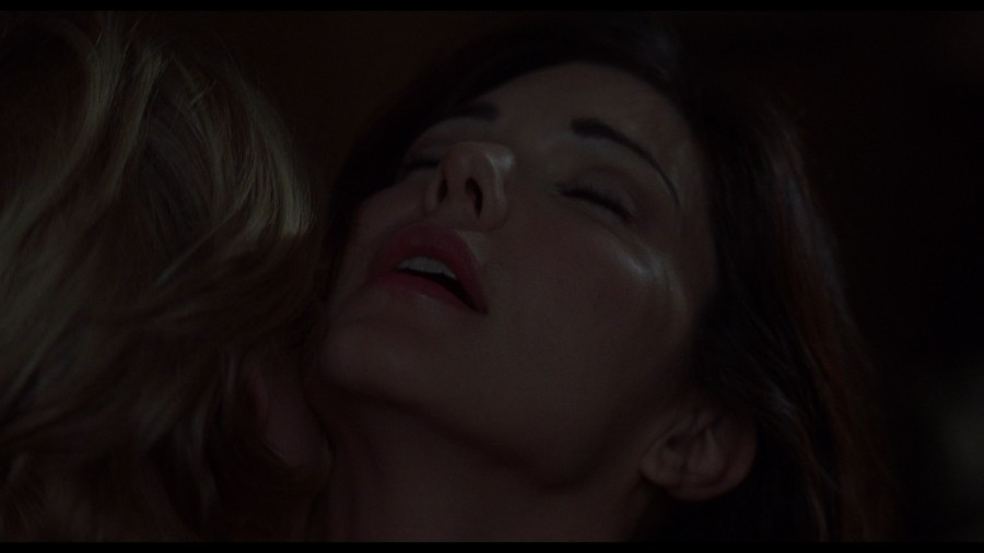 Laura-Harring_Naomi-Watts_Rena-Riffel_others_-_Mulholland-Dr-2001-Digitally-Restored-Blu-ray-1080p-Remux-NCS-017.jpg