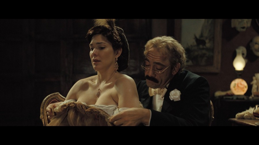 Marcela-Mar_Giovanna-Mezzogiorno_Laura-Harring_others_-_Love-in-the-Time-of-Cholera-2007-1080p-Blu-ray-Remux-NCS-011.jpg