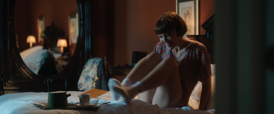 Isabel-Garrido_Marta-Nieto_Carla-Campra_-_La-manzana-de-oro-2024-1080p-Blu-ray-NCS-08.jpg