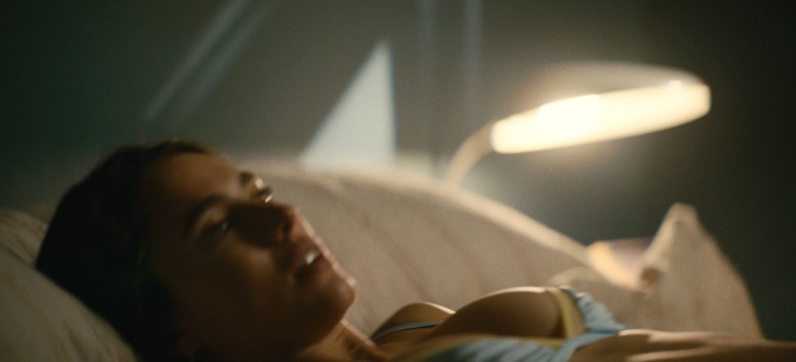Margaret-Qualley_-_Love-of-Your-Life-2026-1080p-Web-NCS-04.jpg