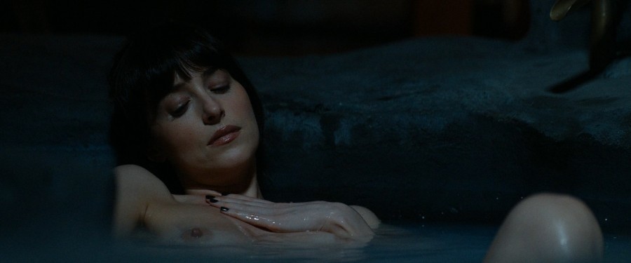 Dakota-Johnson_Anne-Hathaway_-_Verity-2026-1080p-Web-NCS-018.jpg
