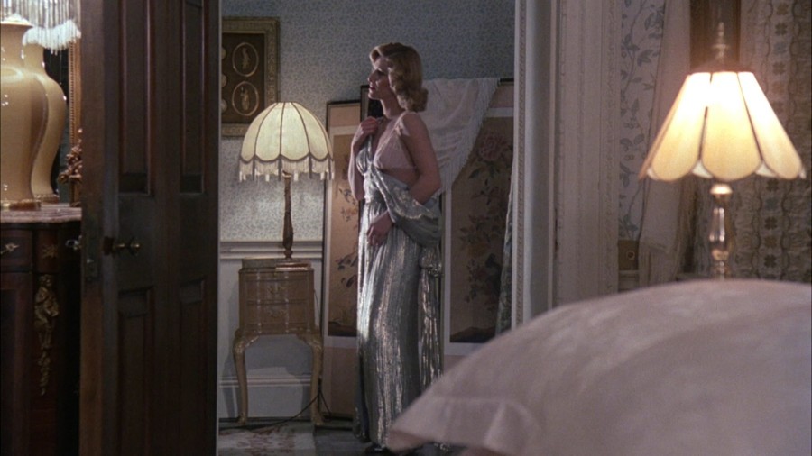 Belinda-Mayne_Jane-Seymour_Lauren-Hutton_-_Lassiter-1984-1080p-Blu-ray-Remux-NCS-01.jpg