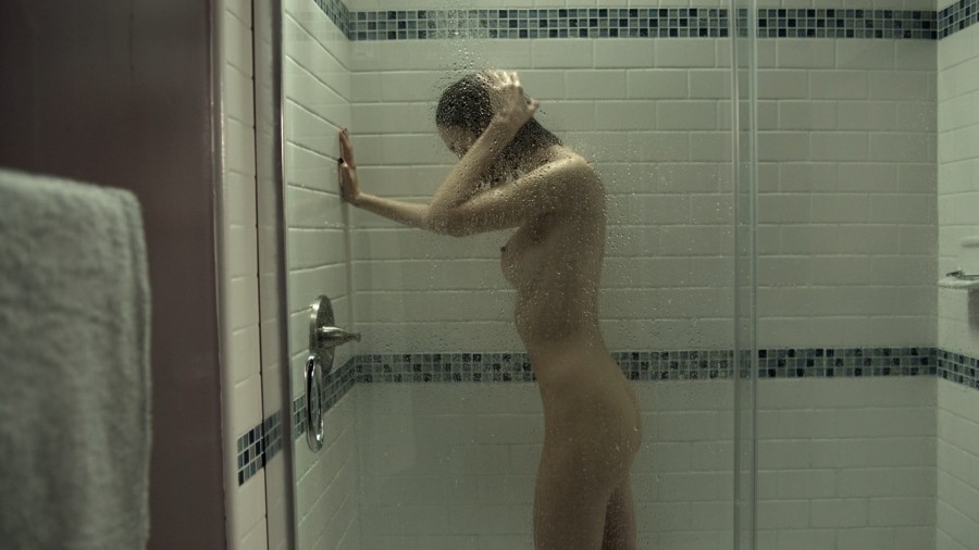 Christy-Carlson-Romano_-_Mirrors-2-2010-1080p-Blu-ray-Remux-NCS-08.jpg